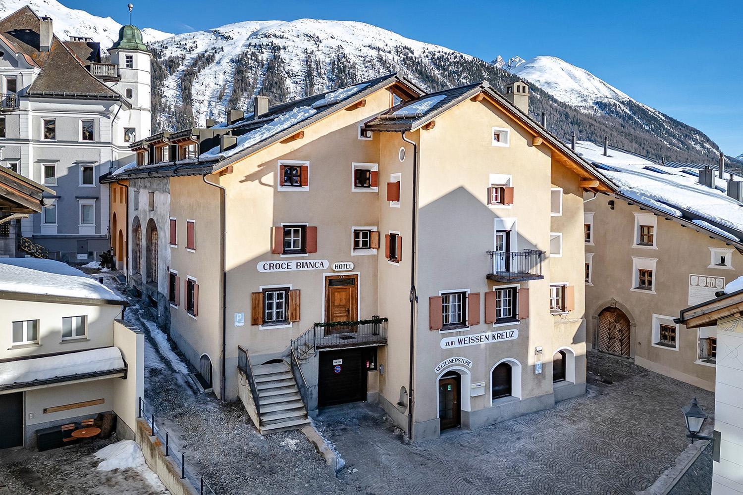 Bed and Breakfast Weisses Kreuz - Crusch Alva à Samedan Extérieur photo